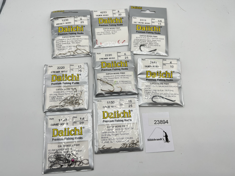 Konvolut von Fliegenhaken, Daiichi, 8 angebrochene Beutel