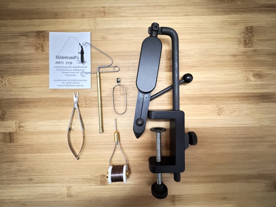 Fliegenbinde Werkzeugset, Bindestock, Regal Nachbau Czech Republic, Whip Finisher, Hechelklemme, Bobbin mit Dyneema 110, braun, Schere, neu