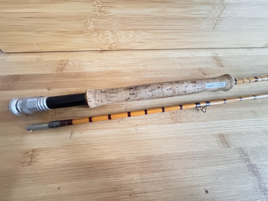 Gespliesste Fliegenrute, Made by Hardy´s England, The Halford Knockabout, Palakona, Regd Trade Mark, 2tlg., 290cm, #6, Gewicht 198 Gramm, Futteral, Gebrauchsspuren, Spitze hängt leicht durch, Transportlänge 1480mm