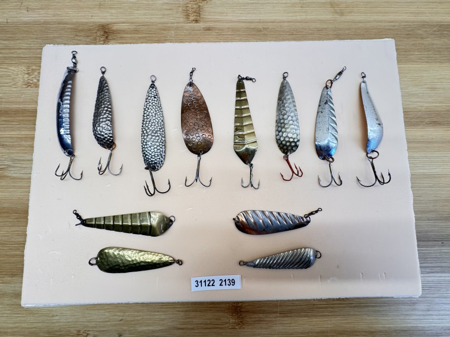 Kunstköder, Swiss Made, 8 Schleppköder mit Drilling, 6 - 9cm,  3 - 5g, 4 x ohne Drilling, 6 - 8cm,  2 - 5 g, Gebrauchsspuren