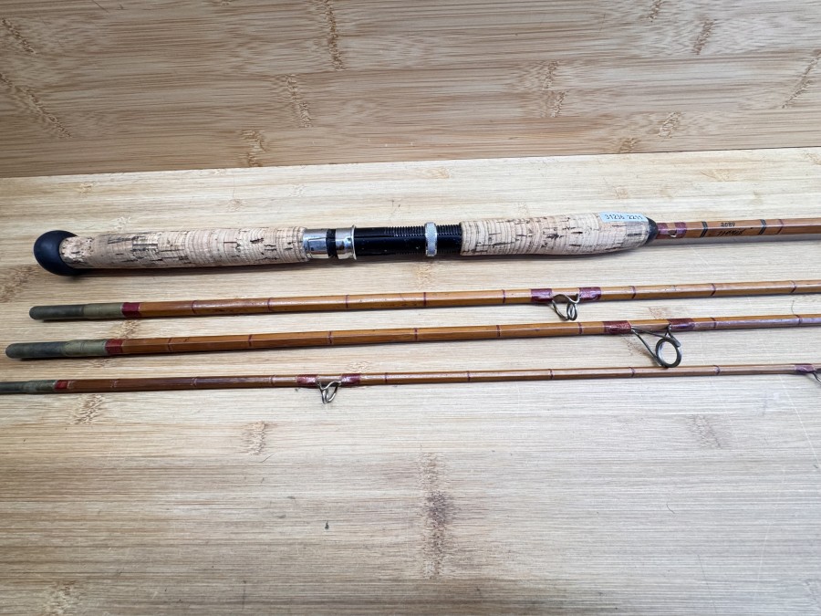 Gespliesste Spinnrute, Original noris, Cyprus, 2089, Reservespitze, 3tlg., 2,90m, Gewicht 466g, für Forelle und Hecht, Futteral, starke Gebrauchsspuren, Transportlänge 1070mm