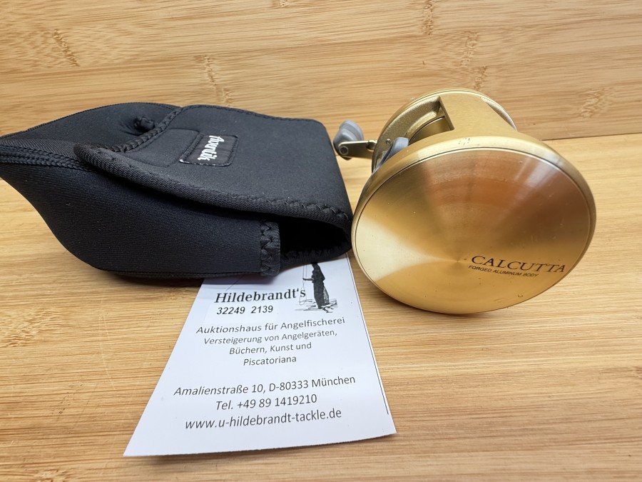 Multirolle, Shimano Product of Japan, Calcutta 400, Forged Aluminium Body, Rechtshand, Gewicht 323, leichte Gebrauchsspuren, Neoprene Rollentasche