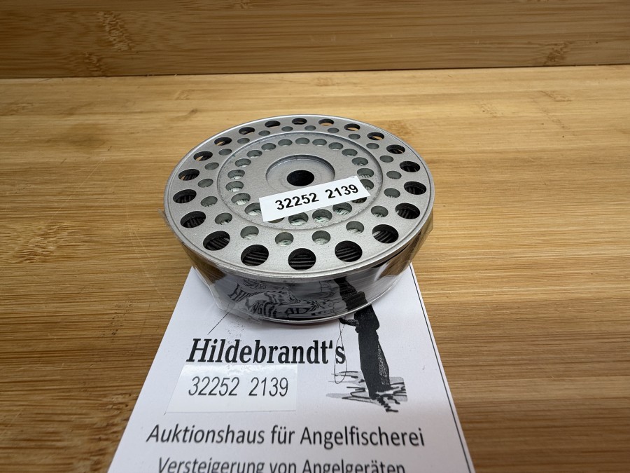 Ersatzspule, House of Hardy England, The Lightweight Multiplier, mit Fliegenschnur 
WF 6 S, Gebrauchsspuren