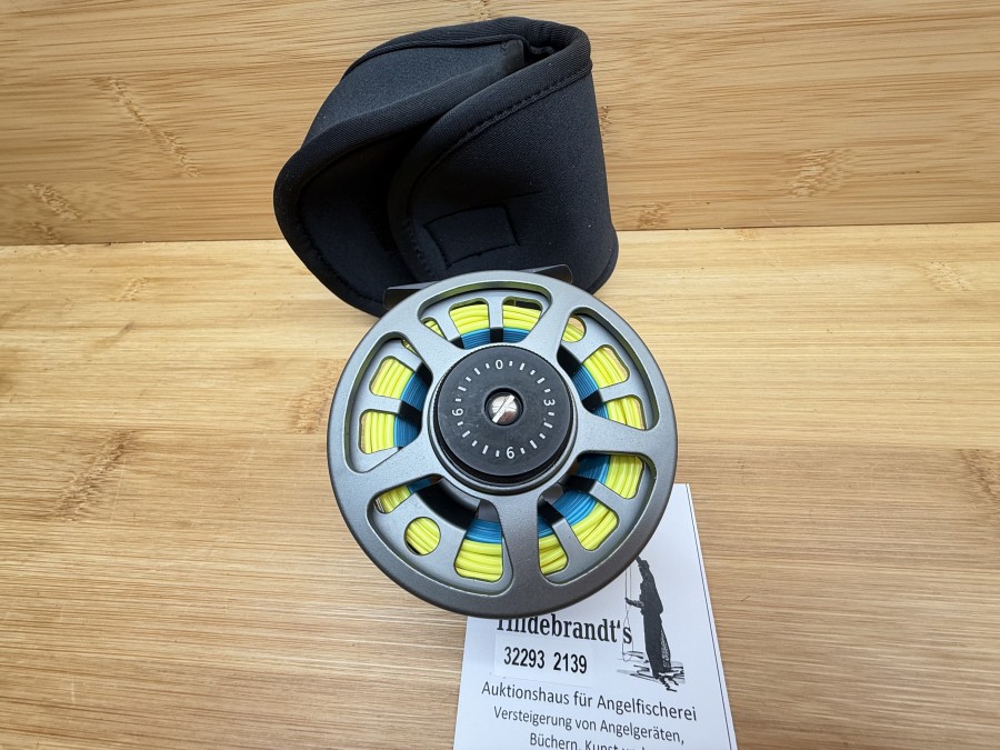 Fliegenrolle, Großkern 5/7, Links- oder Rechtshand, Rollendurchmesser 85mm, Rollenbreite 40mm, Gewicht 186g, mit Fliegenschnur Wulff, Ambusch WF 8 F,  
Neoprene Rollentasche, neu im Karton