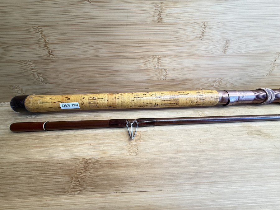 Spinnrute, Fenwick, Feralite, Made in USA, US. Pat. 3.186.122, FC88, 2tlg., 8 1/2", 5/8-1 1/2oz., Lures 10-25lb Line, ohne Futteral, Gebrauchsspuren, Transportlänge 1320mm
