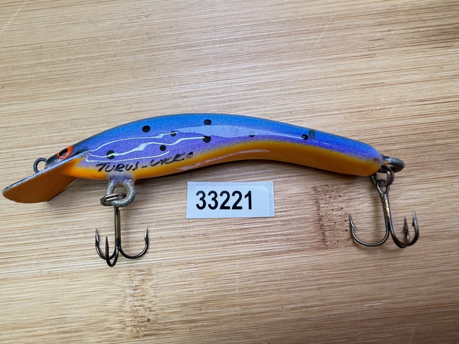 Wobbler, Turus Ukko, Handmade in Finland, gemarkt, orange/violett/blau/schwarz, Punkten, 9cm, 11,00g, ungefischt
