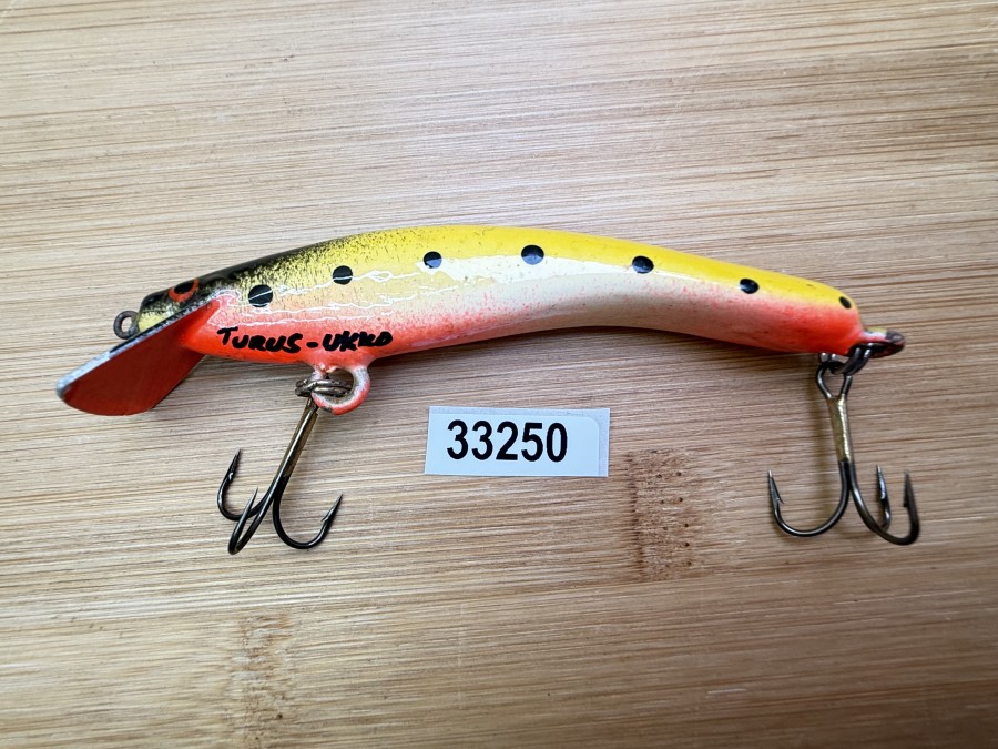 Wobbler, Turus Ukko, Handmade in Finland, gemarkt, rot/beige/gelb/rot/schwarz, mit schwarzen Punkten, 9cm, 11,00g, ungefischt