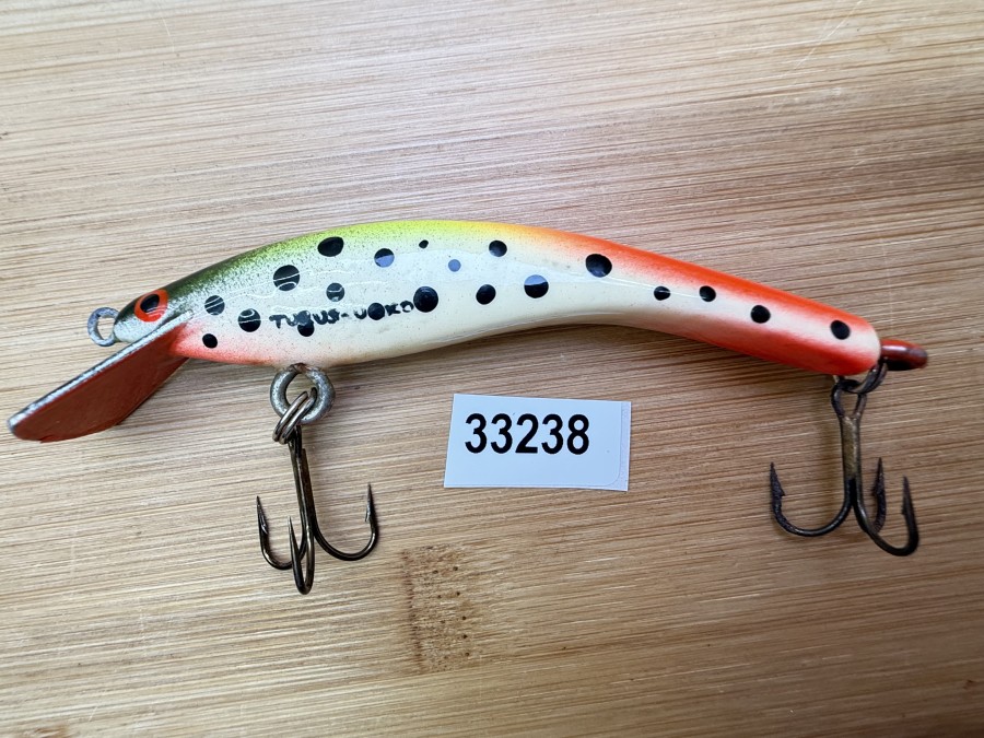 Wobbler, Turus Ukko, Handmade in Finland, gemarkt, rot/beige/gelb/schwarz, mit  schwarzen Punkten, 9cm, 11,00g, ungefischt