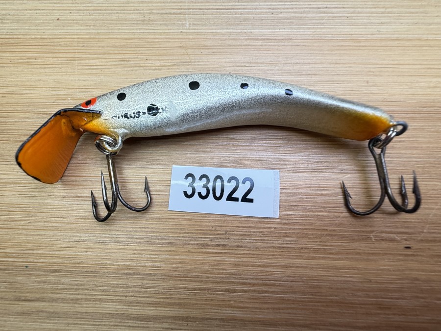 Wobbler, Turus Ukko, Handmade in Finland, gemarkt,  orange/beige/dunkelgrau, schwarze Punkte, 7cm, 5,50g, ungefischt