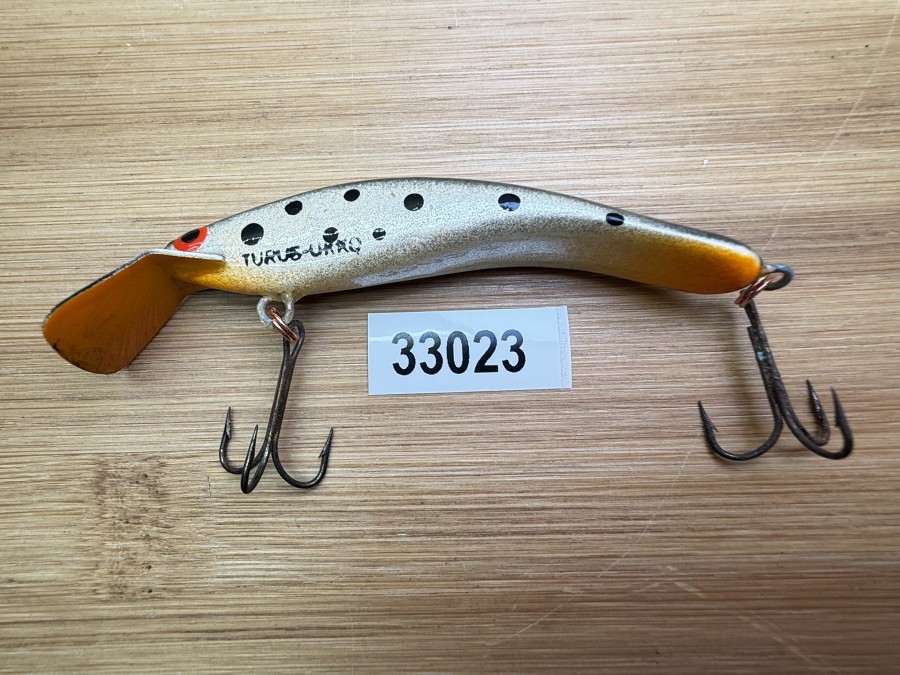 Wobbler, Turus Ukko, Handmade in Finland, gemarkt,  orange/beige/dunkelgrau, schwarze Punkte, 7cm, 5,50g, ungefischt