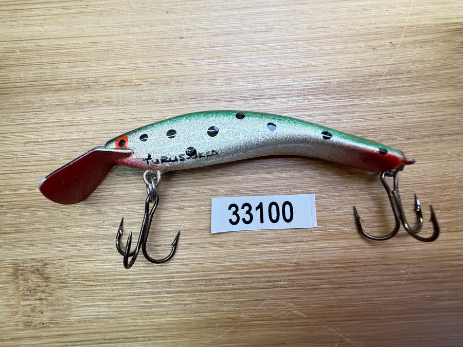 Wobbler, Turus Ukko, Handmade in Finland, gemarkt, rot/silber/grün,  schwarze Punkte, 7cm, 5,00g, ungefischt