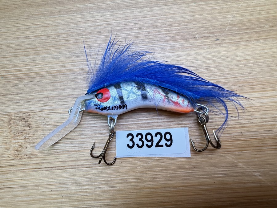 Wobbler, Turunen Finland, gemarkt, 4cm, 4g, beige/orange/gold/blau, blauer Fellstreifen, ungefischt