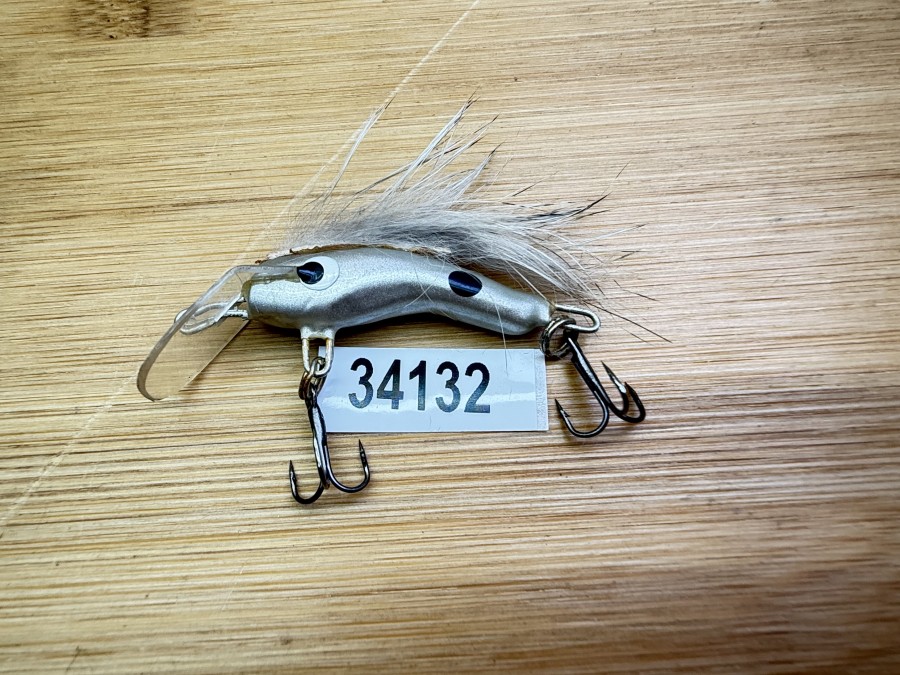 Wobbler, Turunen Finland, 3cm, 4g, silber/schwarz, grauer Fellstreifen, ungefischt