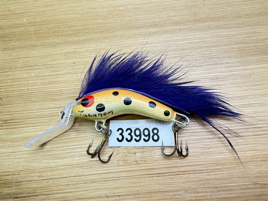 Wobbler, Turunen Finland, gemarkt, 4cm, 4g, gelb/orange/schwarz, violetter Fellstreifen, ungefischt