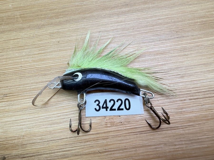 Wobbler, Turunen Finland, 3cm, 4g, schwarz, hellgrüner Fellstreifen, ungefischt