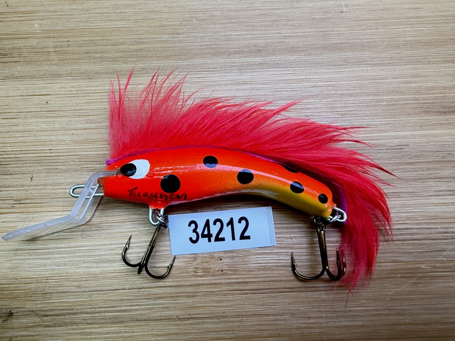 Wobbler, Turunen Finland, gemarkt, 6cm, 8g, gelb/rot/schwarz, roter Fellstreifen, ungefischt