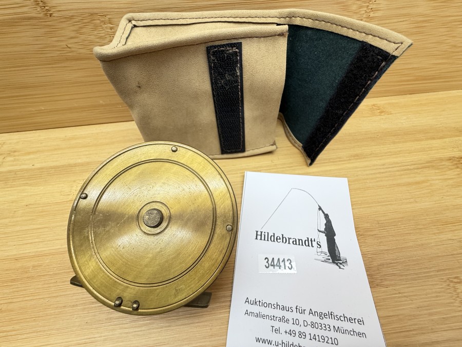 Vintage Angelrolle, Messing, ohne Klicker, Gewicht 197g, Rollendurchmesser 70mm, Rollenbreite 30mm, Ari t Hart Rollentasche, guter Zustand, schönes Dekostück