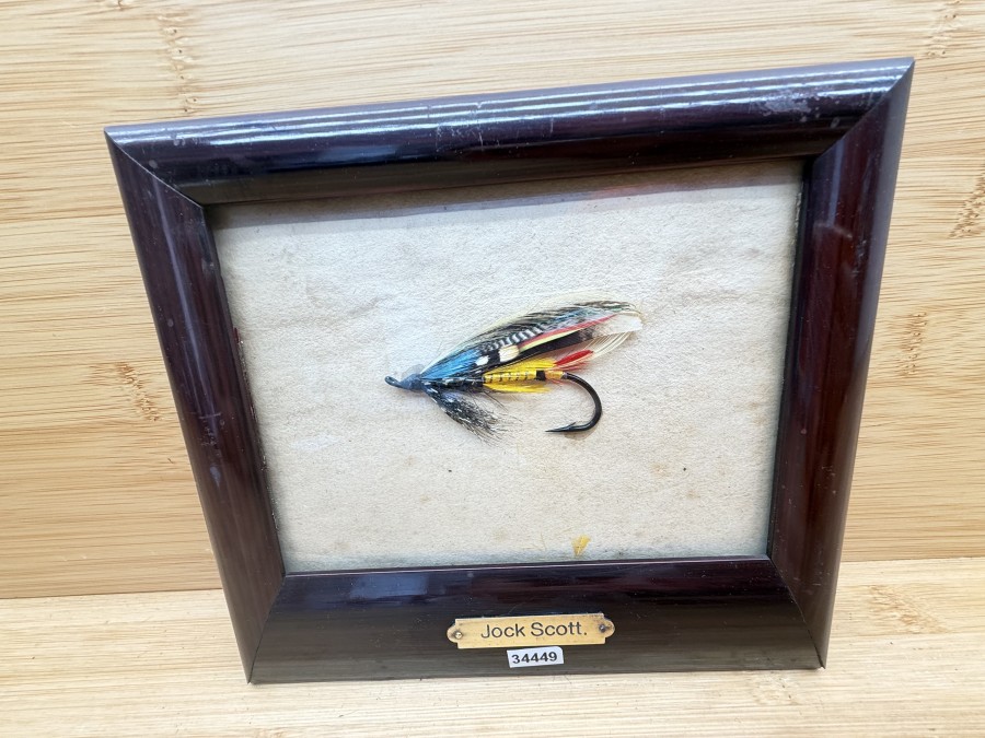 Lachsfliege im Rahmen, Jock Scott, #1/0, 190x170mm, Glasscheibe